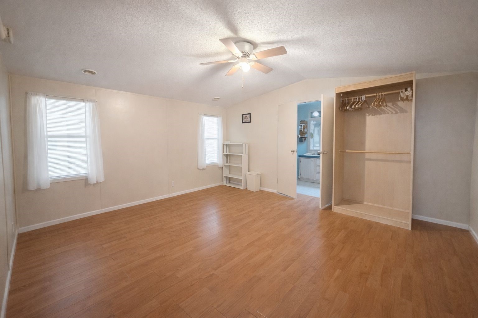 385 County Road 4547 Property Photo 2