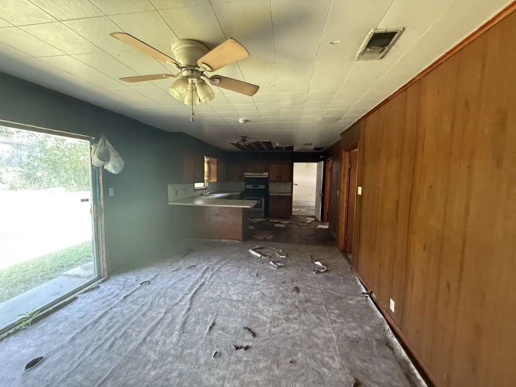 895 S Main Street Property Photo 2