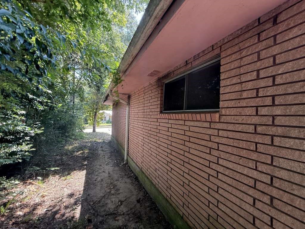 895 S Main Street Property Photo 15