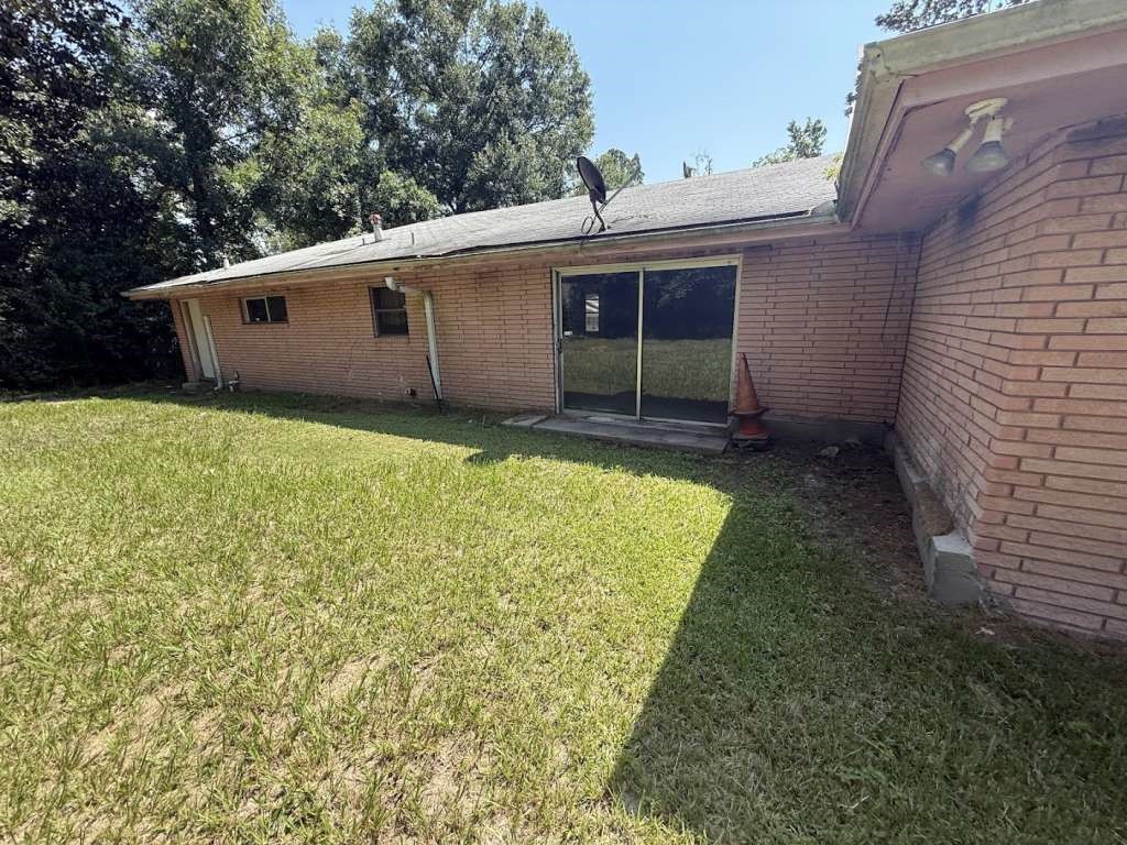 895 S Main Street Property Photo 16