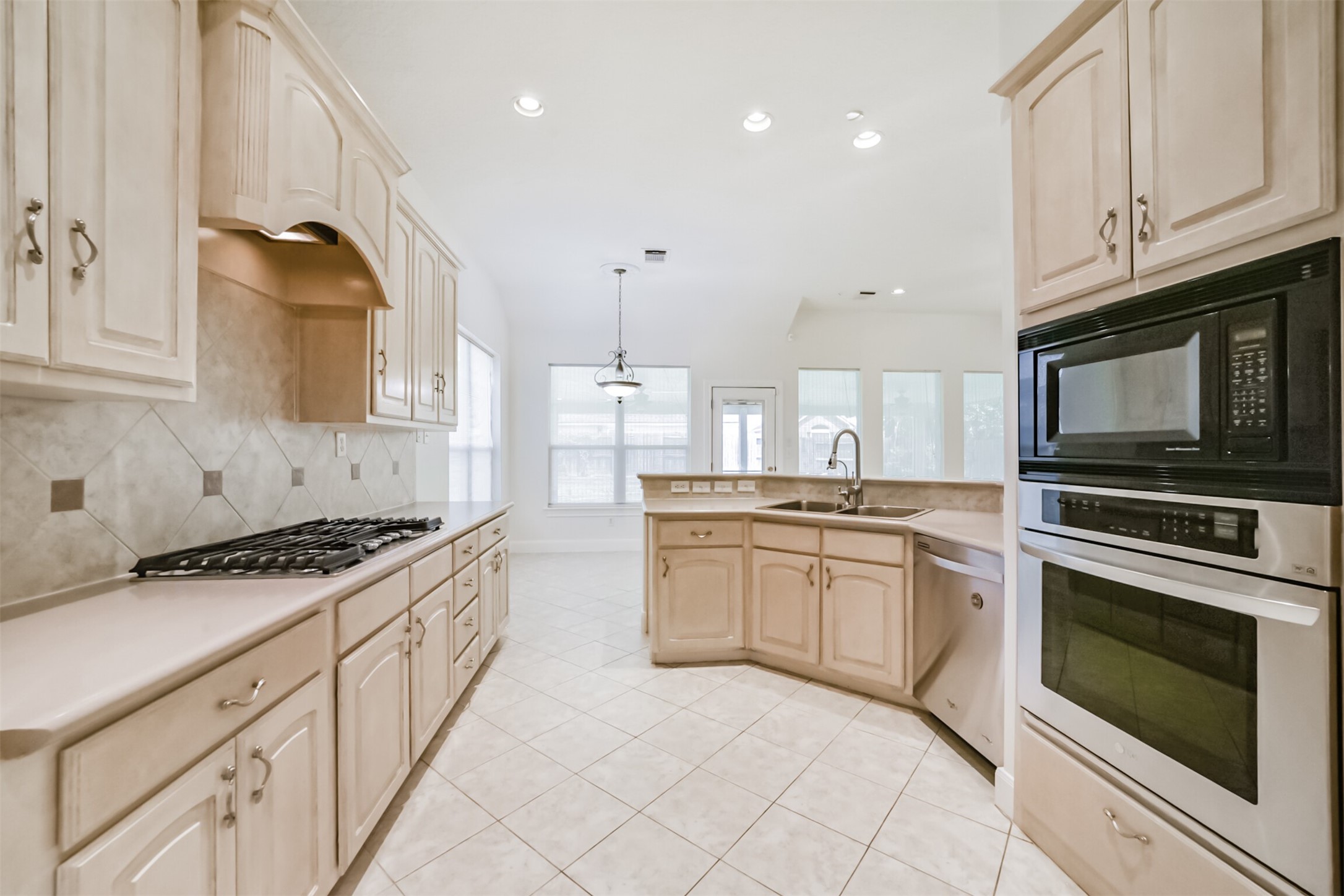 2615 Katie Harbor Drive Property Photo 7