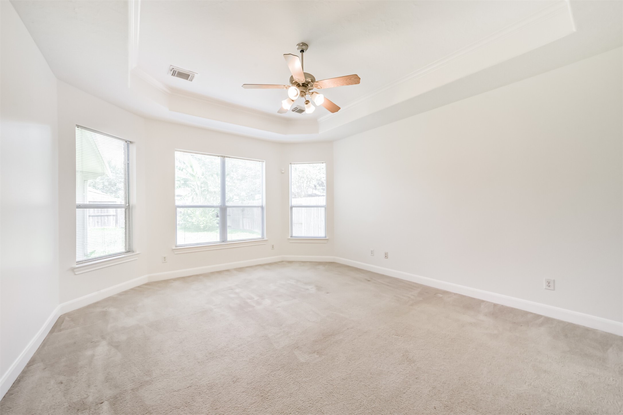 2615 Katie Harbor Drive Property Photo 12