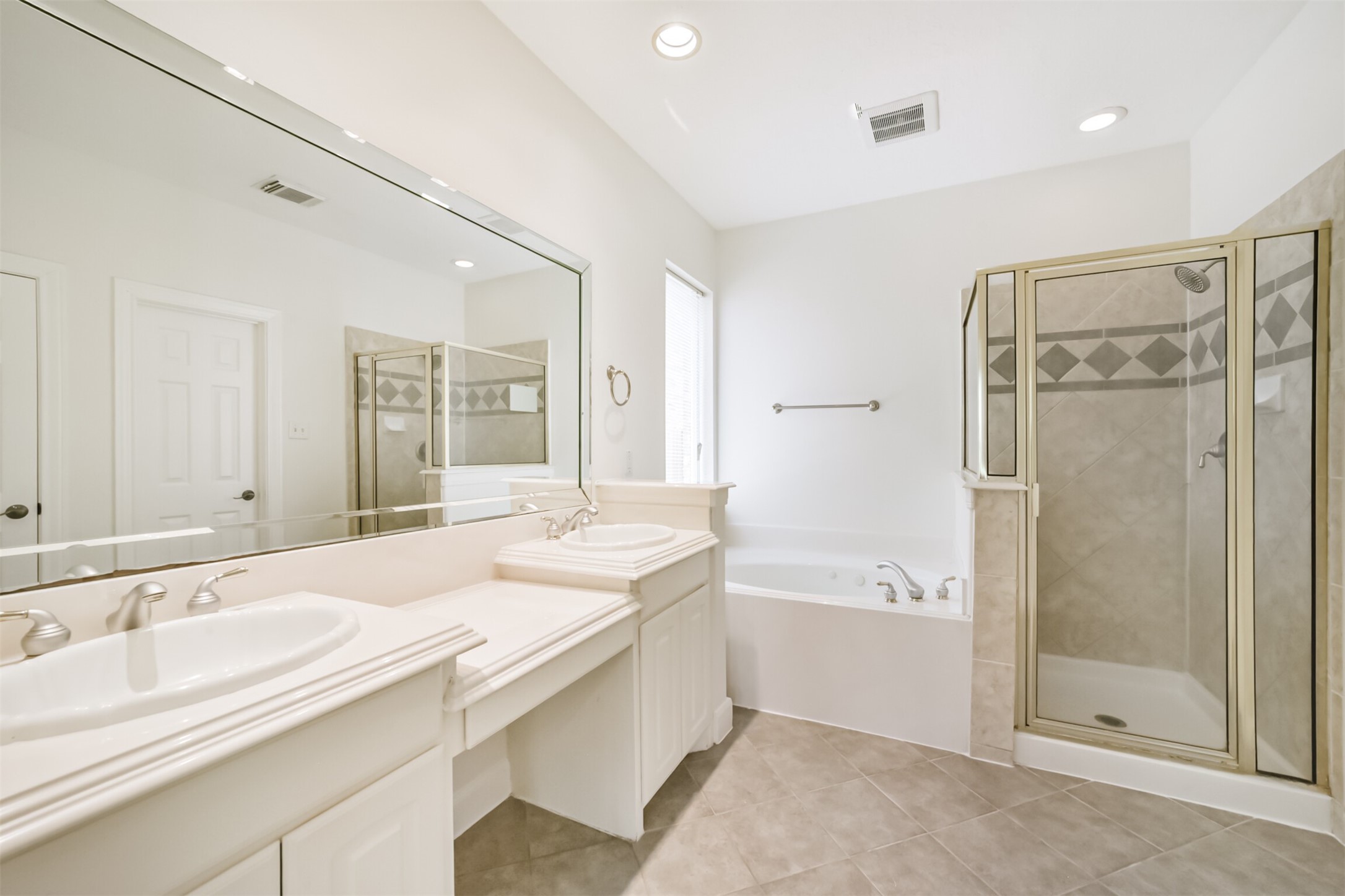 2615 Katie Harbor Drive Property Photo 14