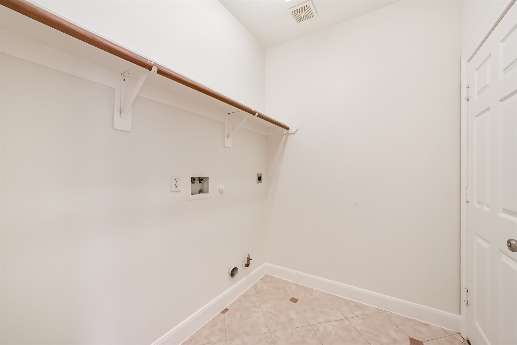 2615 Katie Harbor Drive Property Photo 17
