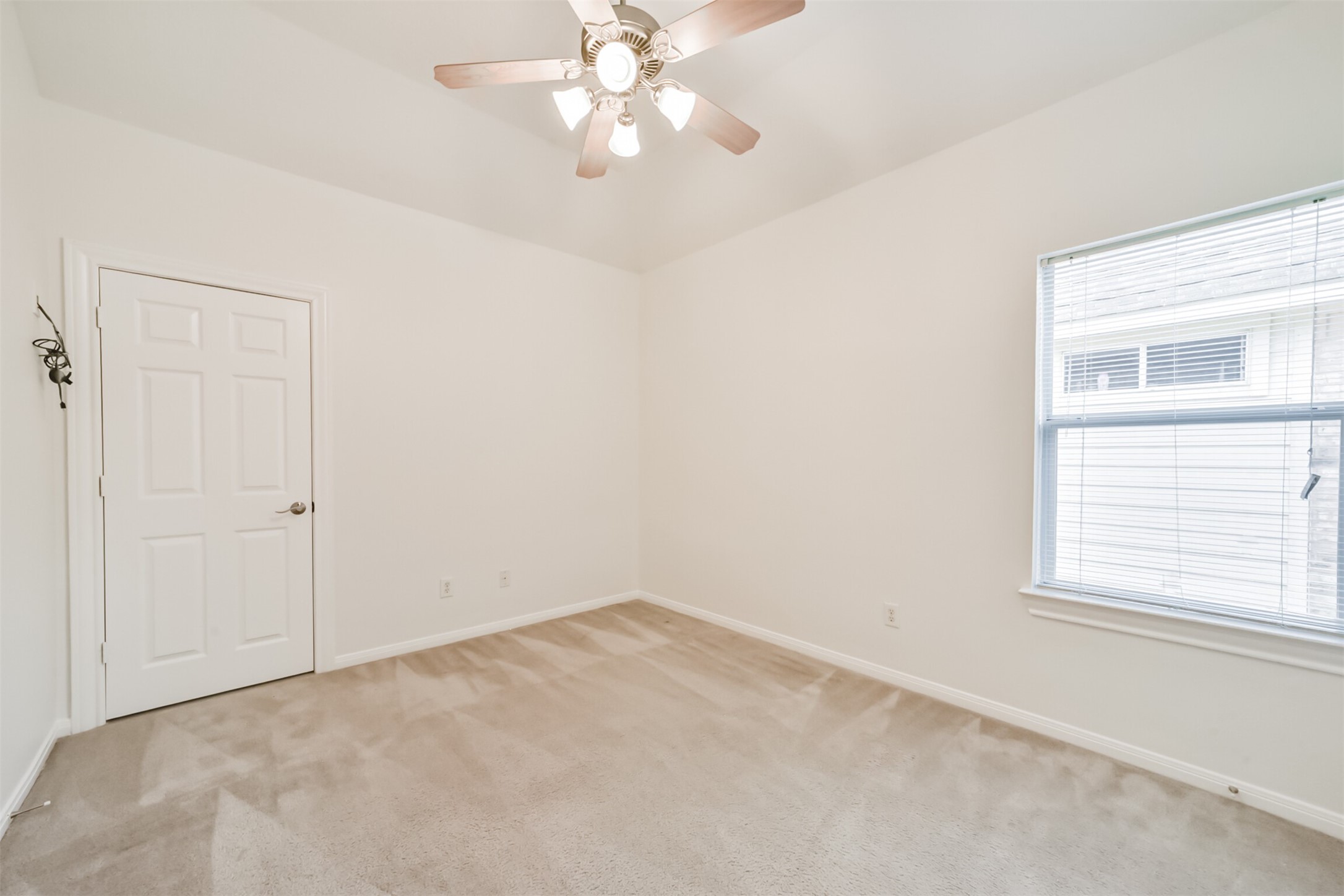 2615 Katie Harbor Drive Property Photo 20