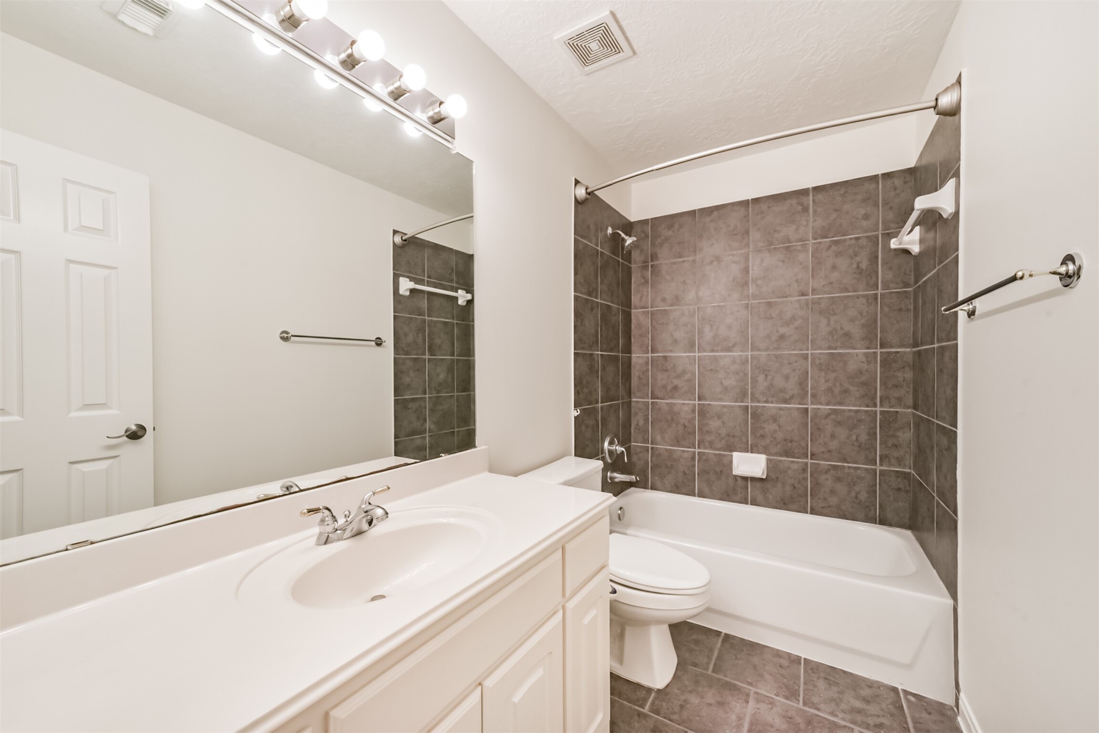 2615 Katie Harbor Drive Property Photo 22