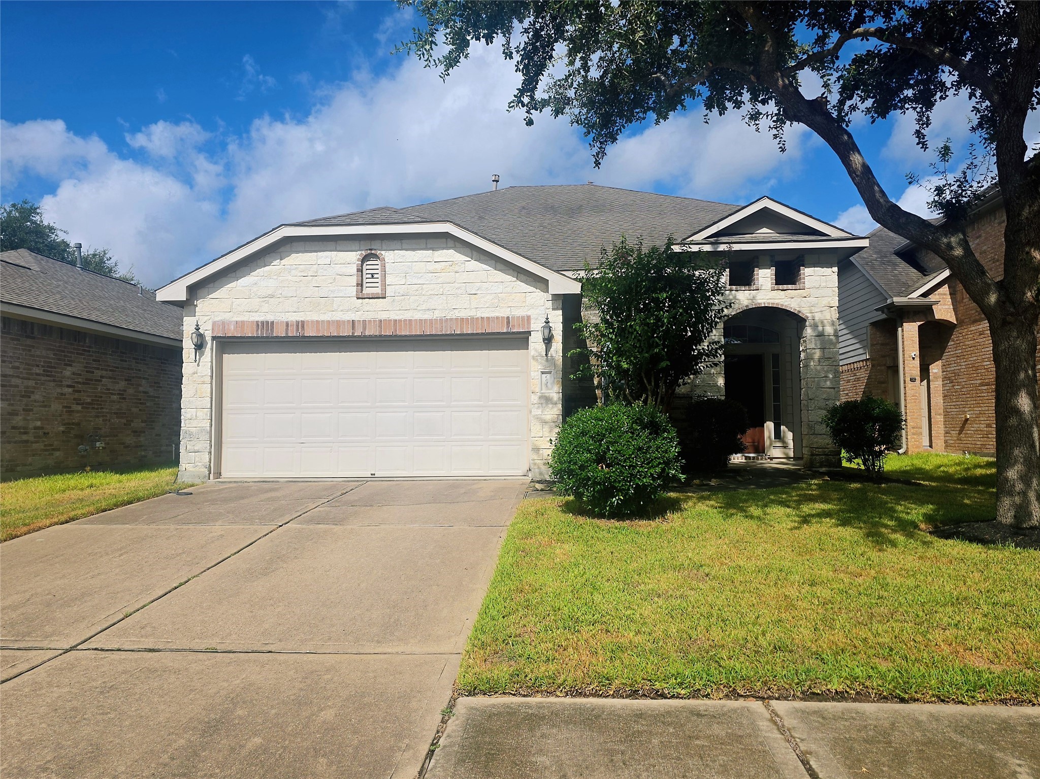 6038 Starbrook Creek Drive Property Photo 1