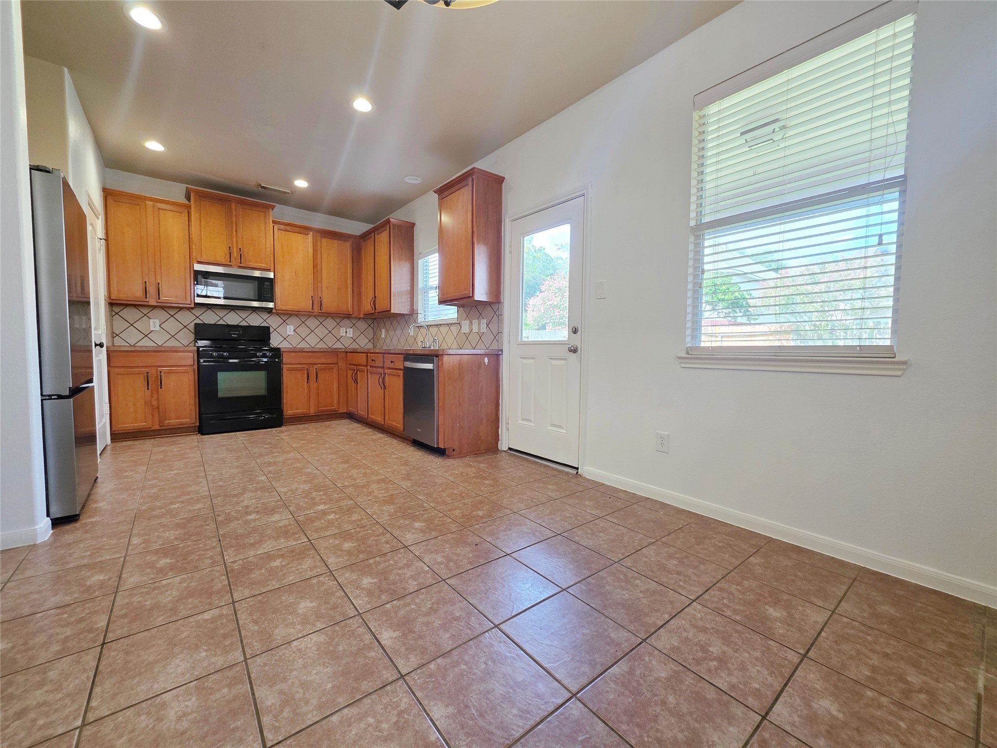 6038 Starbrook Creek Drive Property Photo 8