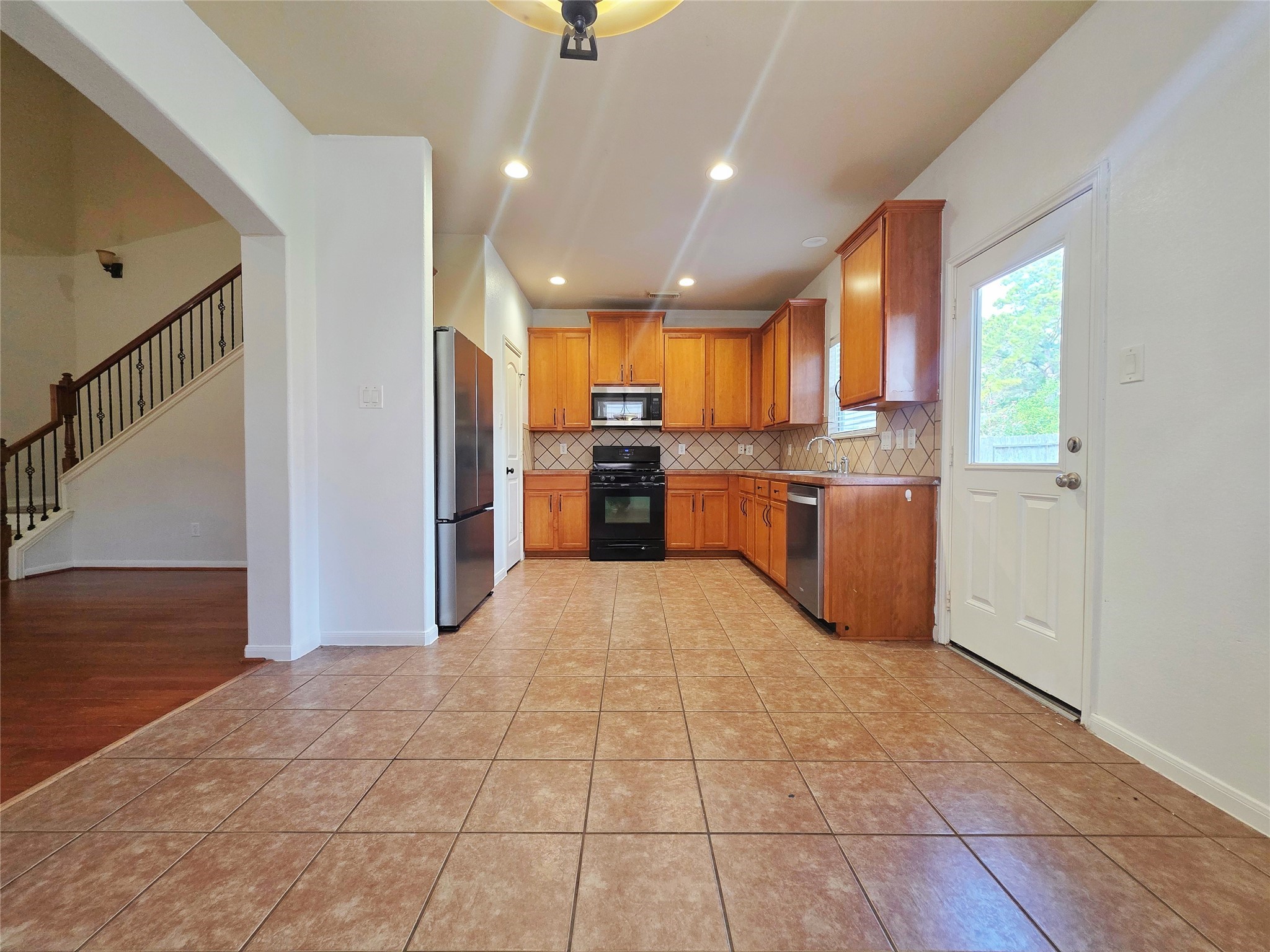 6038 Starbrook Creek Drive Property Photo 9