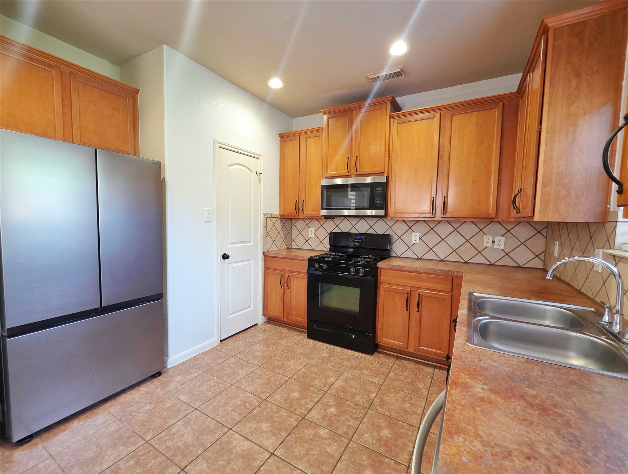 6038 Starbrook Creek Drive Property Photo 10