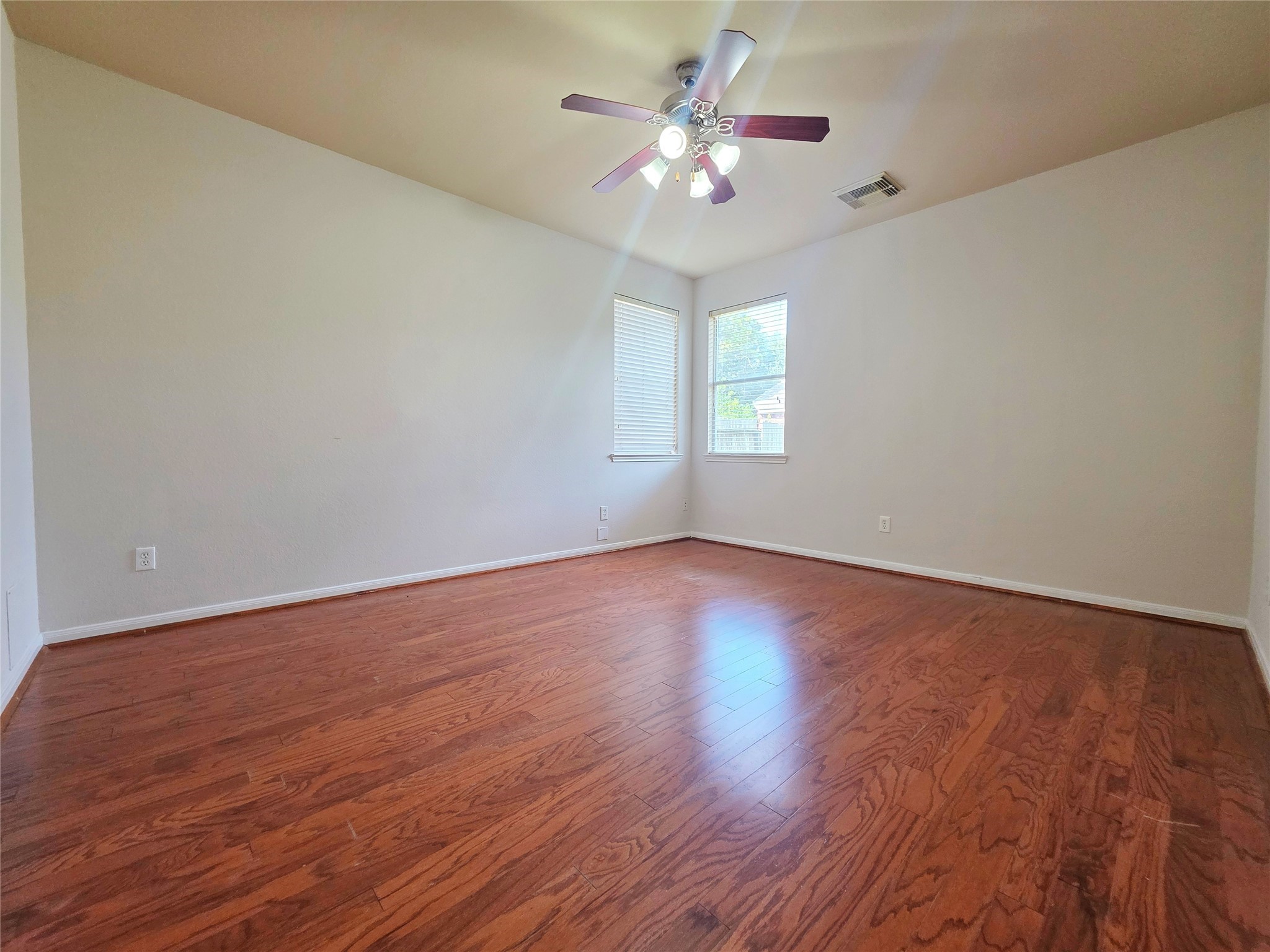 6038 Starbrook Creek Drive Property Photo 12