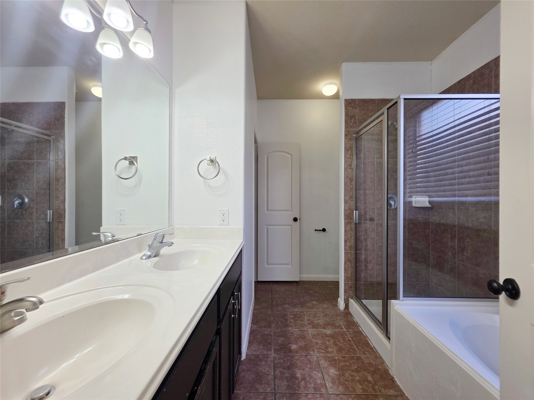 6038 Starbrook Creek Drive Property Photo 14