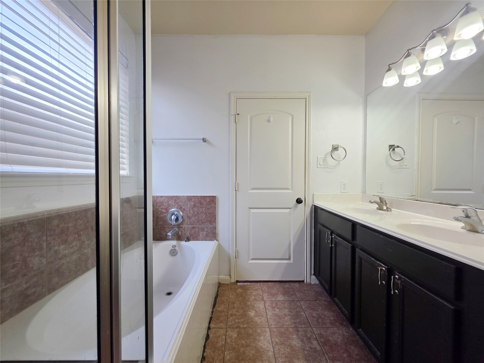 6038 Starbrook Creek Drive Property Photo 15
