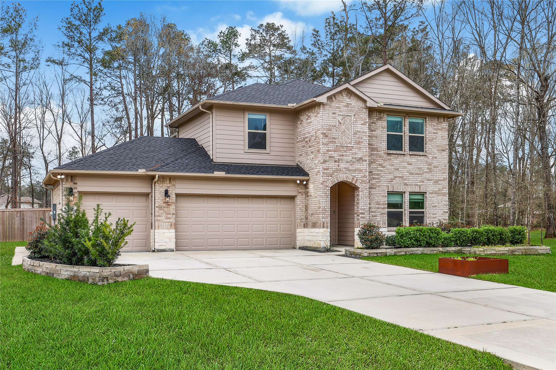 2818 Roman Forest Boulevard Property Photo 2