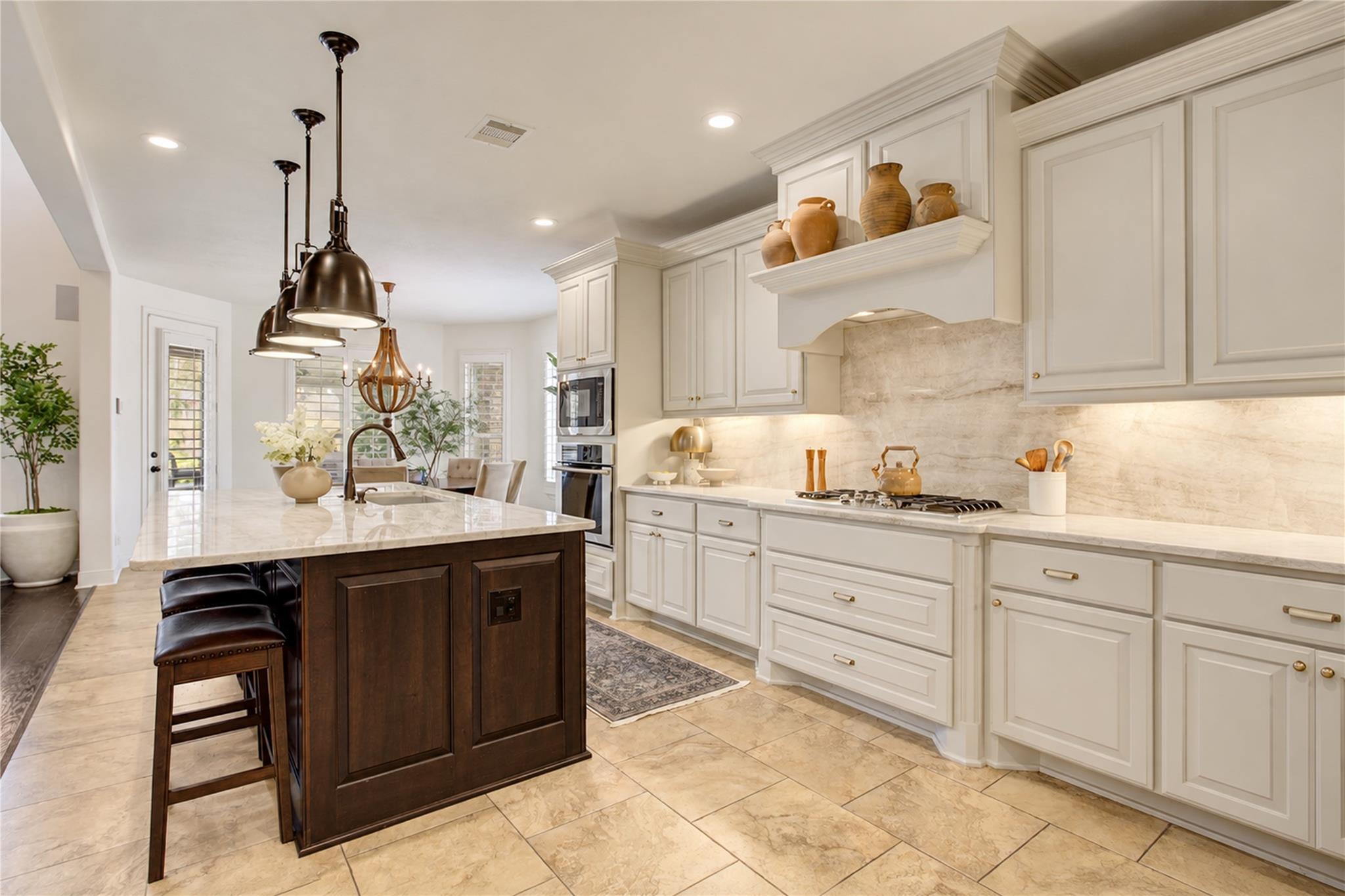 8902 Cresting Ridge Drive Property Photo 17