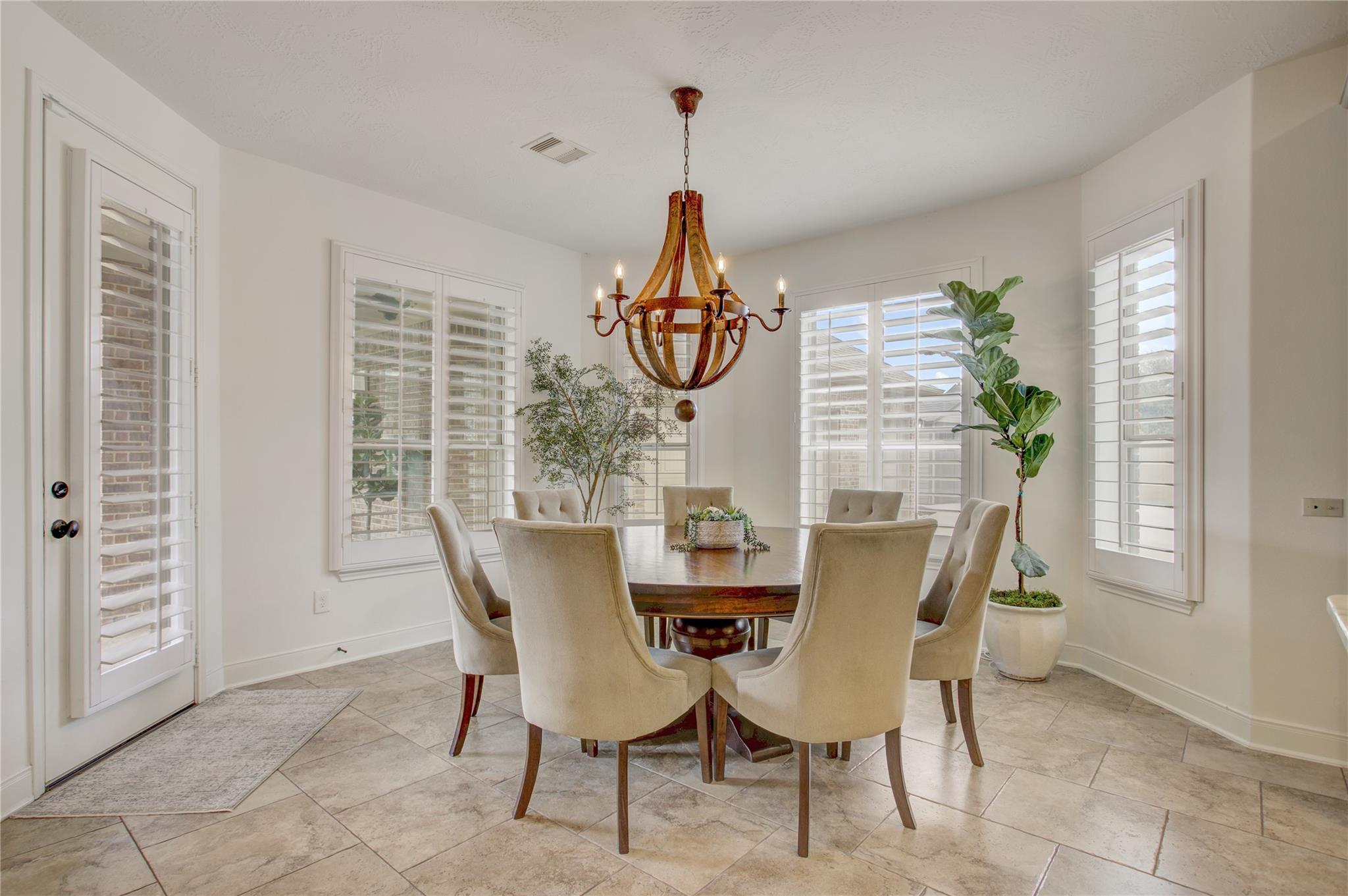 8902 Cresting Ridge Drive Property Photo 20