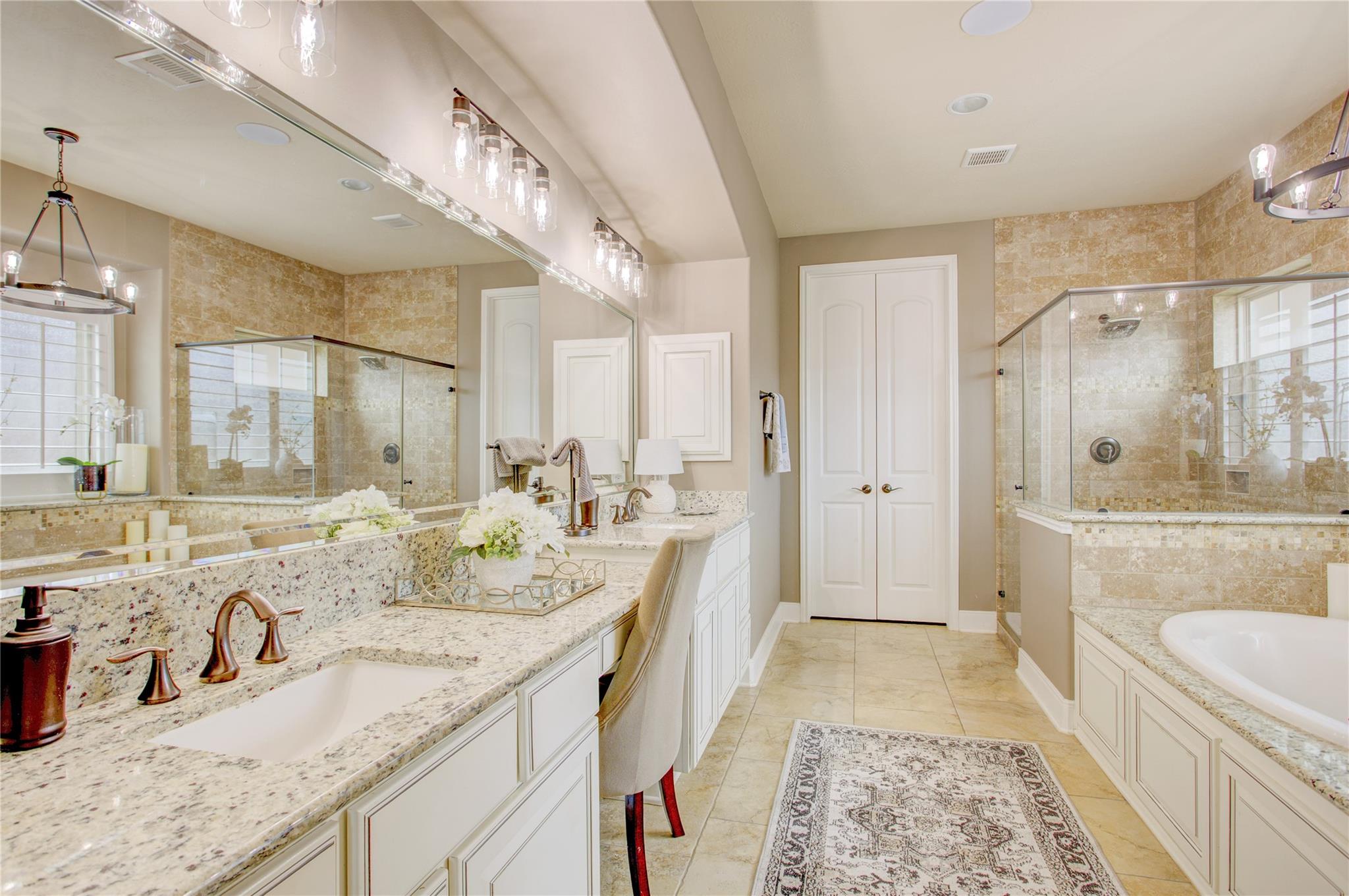 8902 Cresting Ridge Drive Property Photo 24