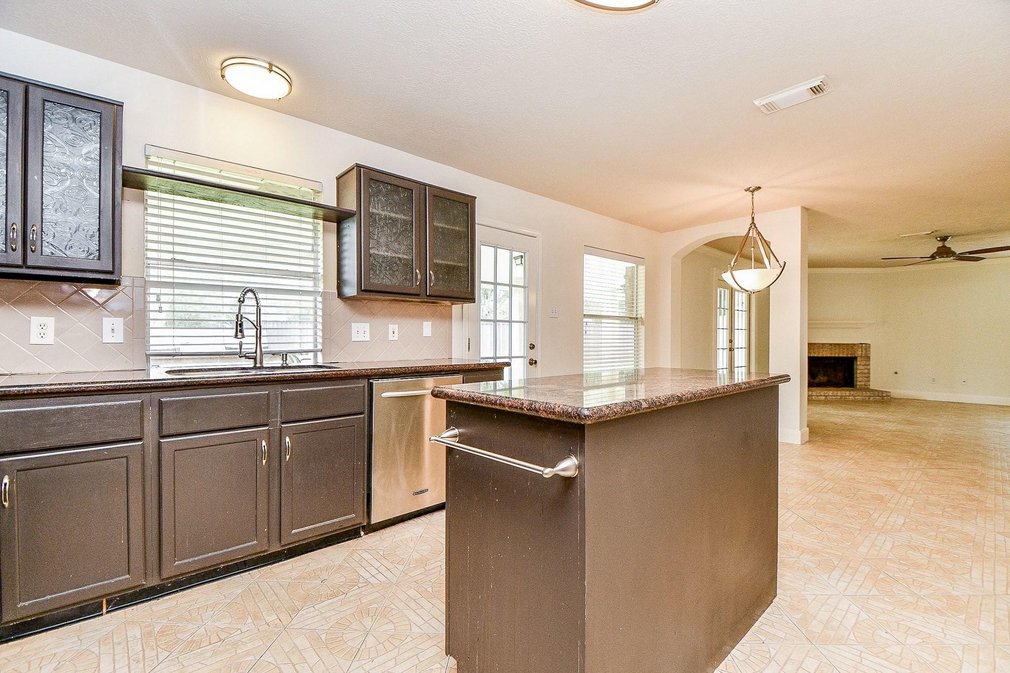4503 Twin Elm Drive, Fresno Tx 77545 Property Photo 18