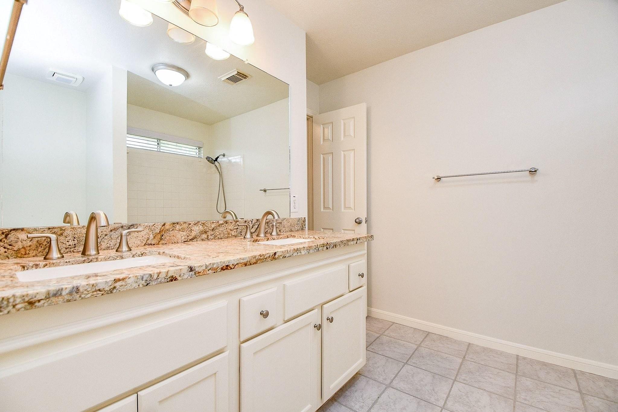 4503 Twin Elm Drive, Fresno Tx 77545 Property Photo 34