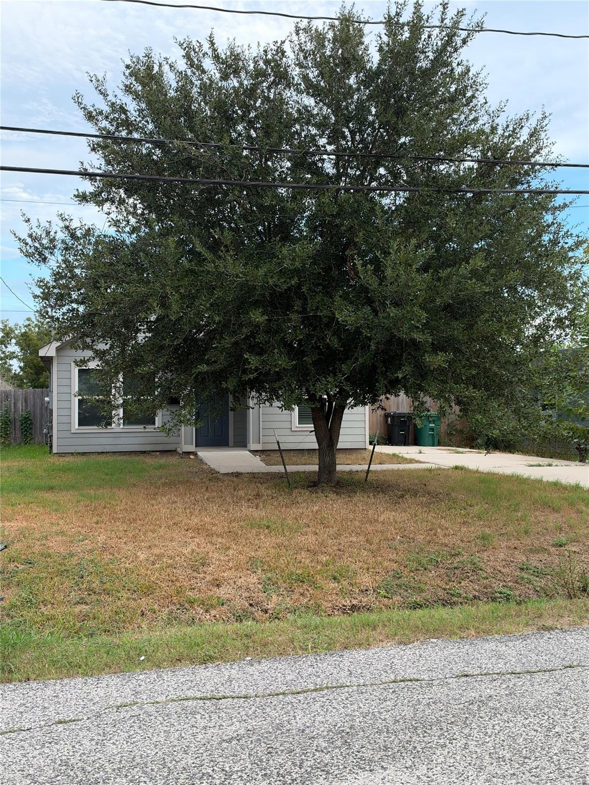8031 Canyon Street, Houston Tx 77051 Property Photo 2