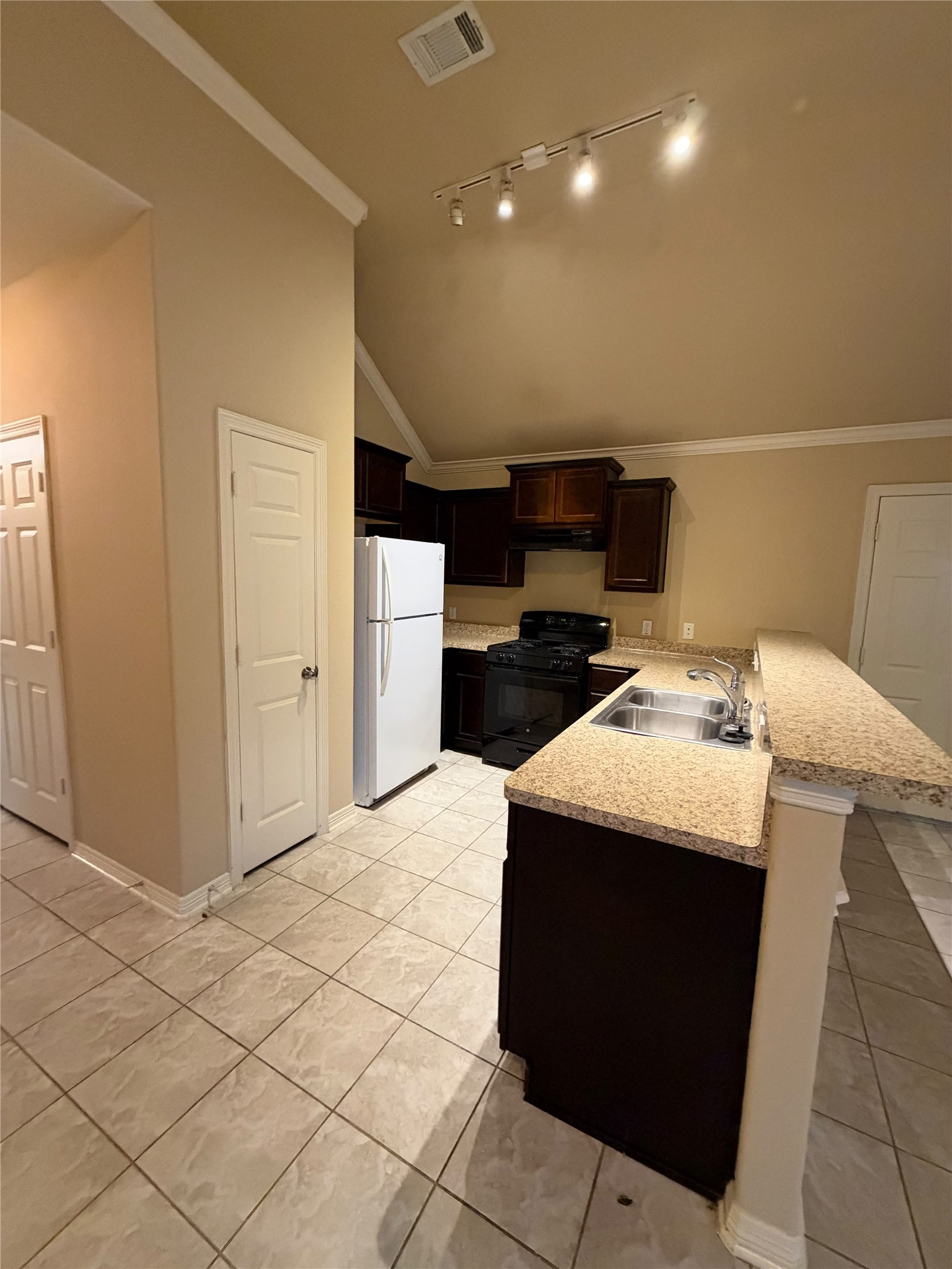 8031 Canyon Street Property Photo 15