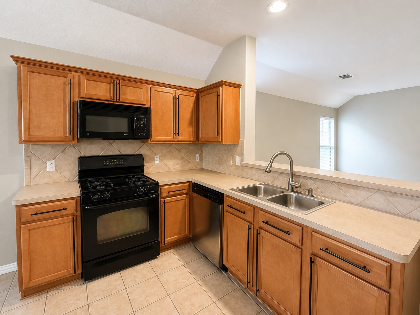2119 Hawthorne Brook Property Photo 2