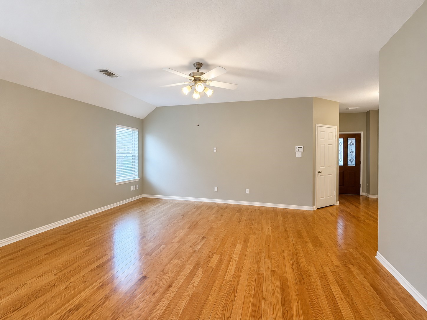 2119 Hawthorne Brook Property Photo 6