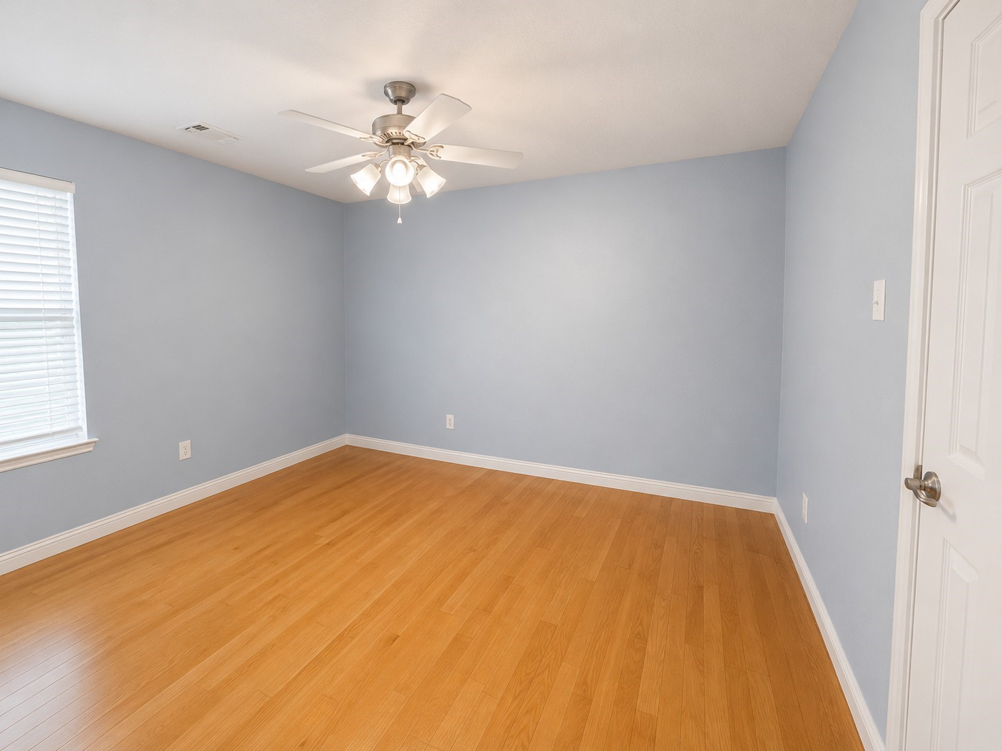 2119 Hawthorne Brook Property Photo 8