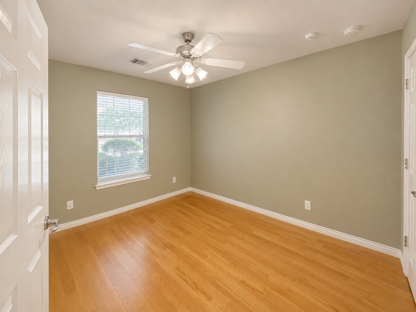 2119 Hawthorne Brook Property Photo 10