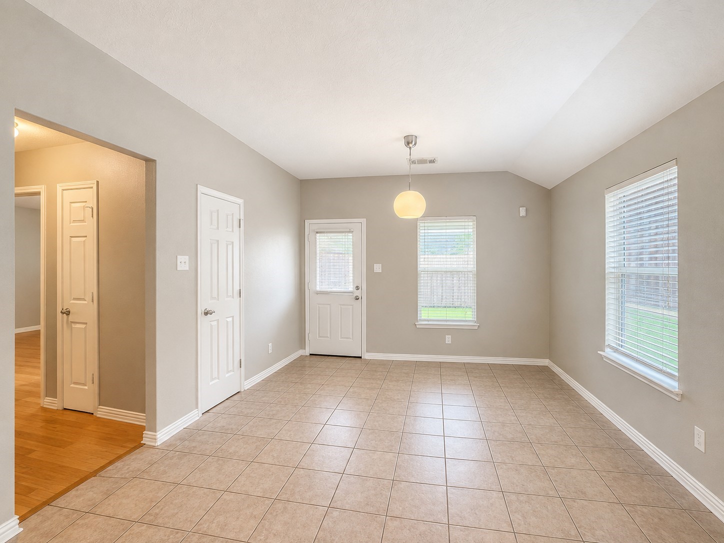 2119 Hawthorne Brook Property Photo 15