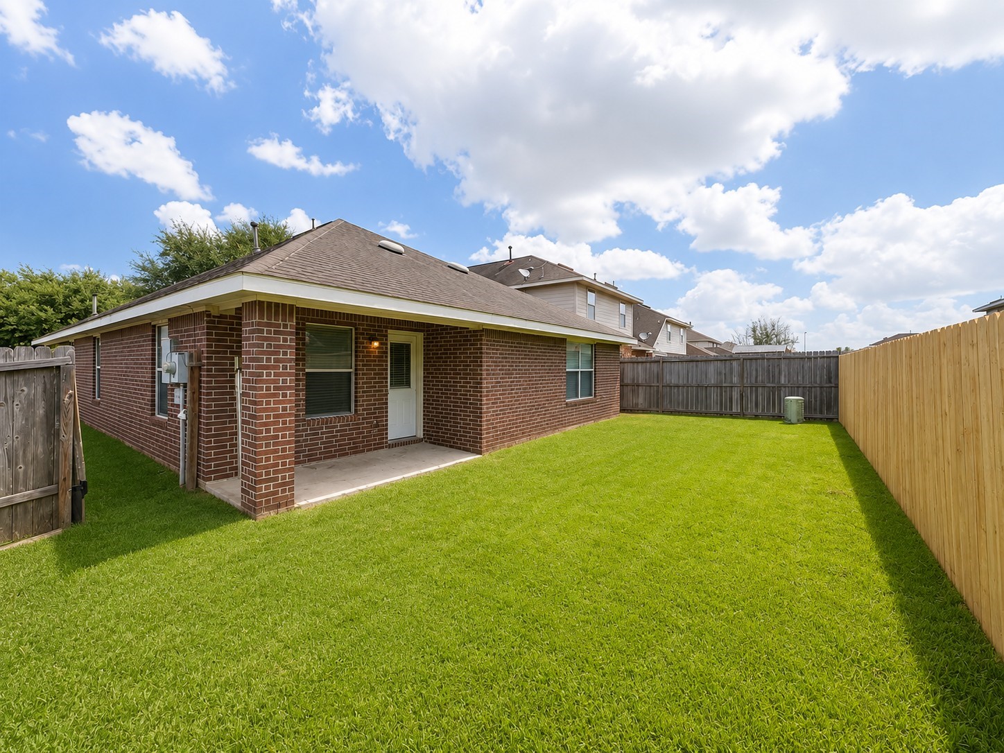 2119 Hawthorne Brook Property Photo 17