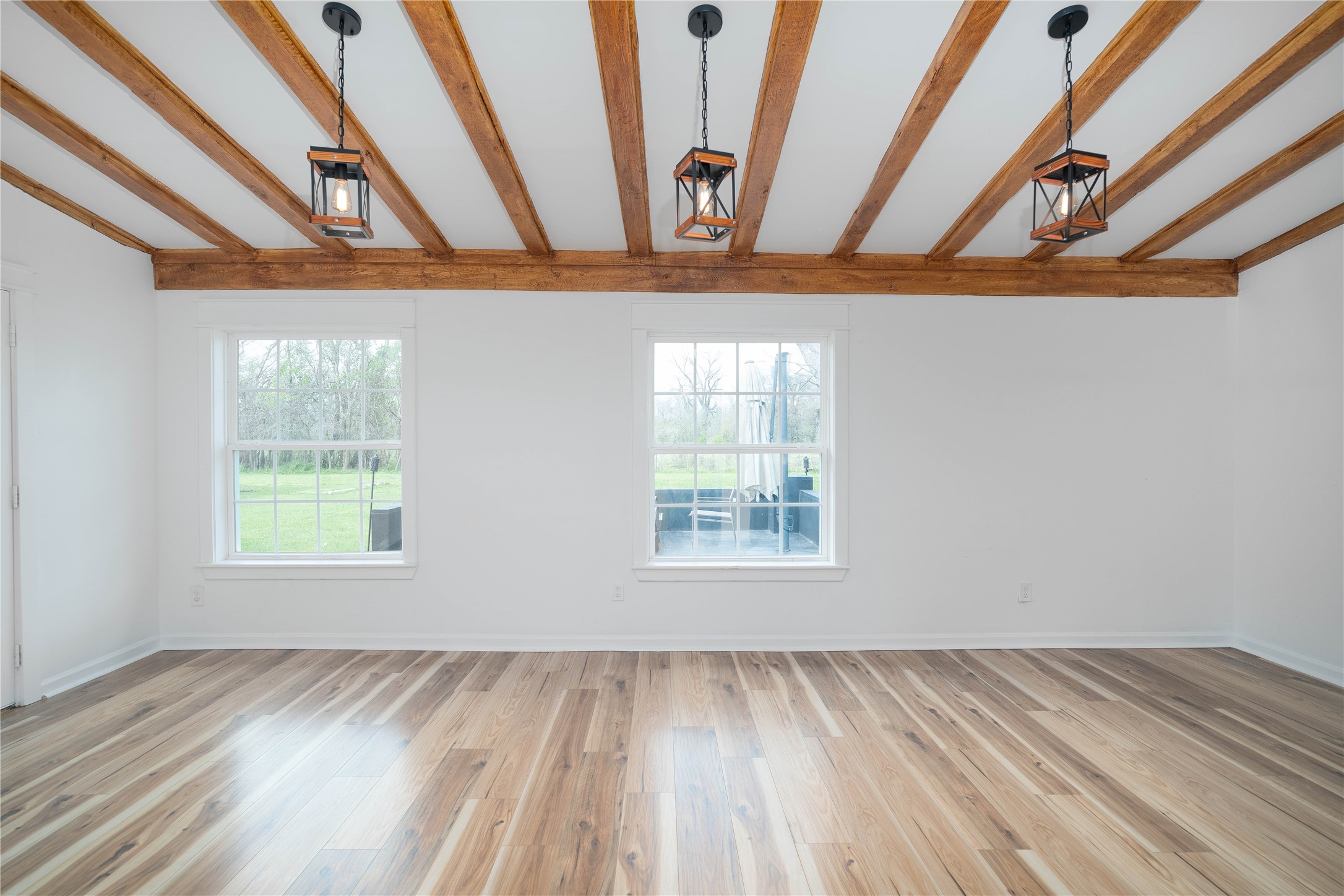 1635 Pony Lane Property Photo 6