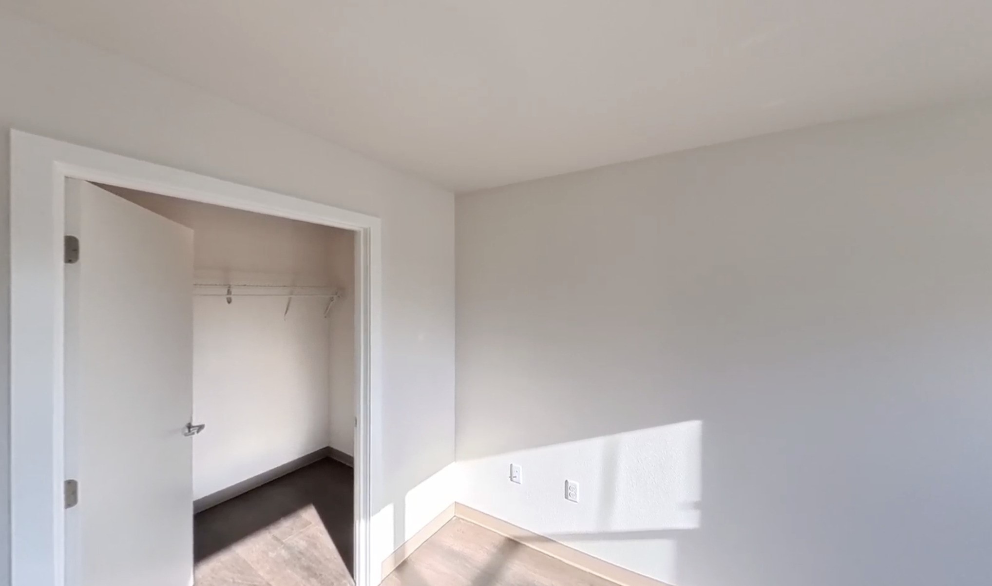 900 N Oak Harbor St Property Photo 13