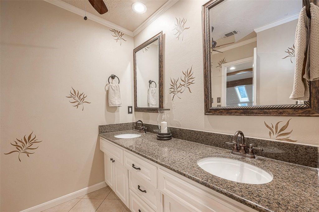 8114 Fernbrook Lane Property Photo 7