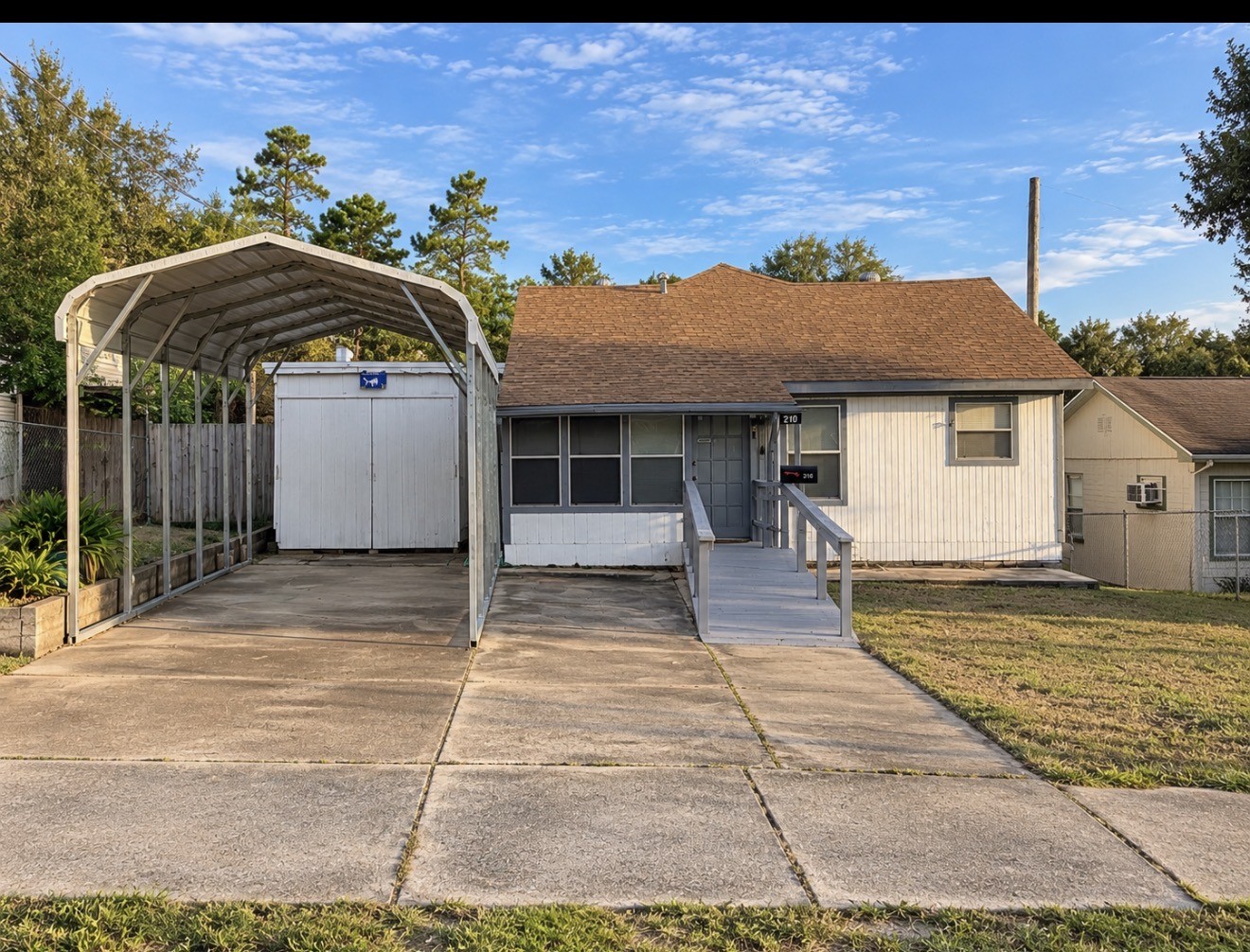 210 Magnolia Cove Property Photo 3
