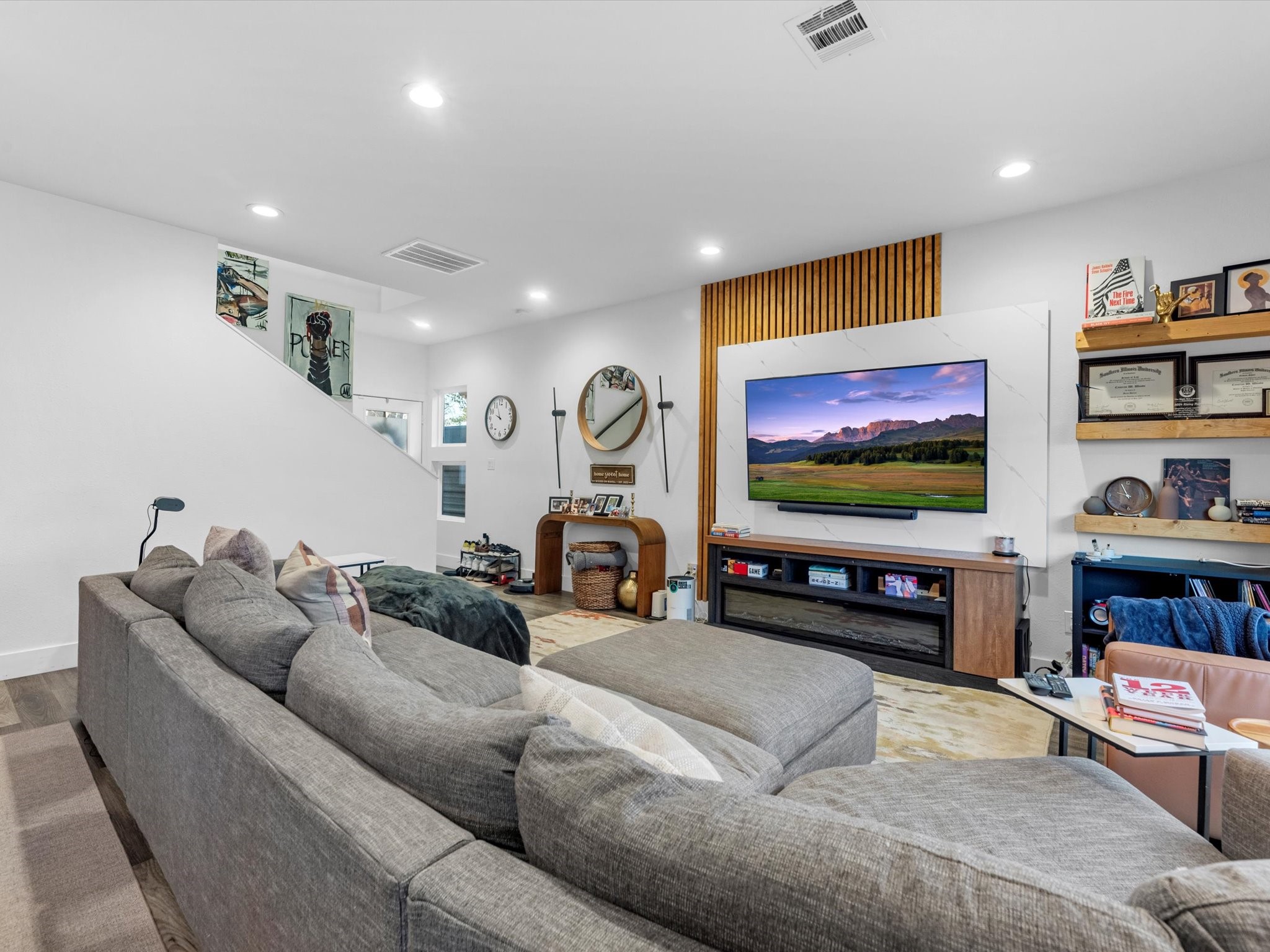 2222 Wavell Street Property Photo 6