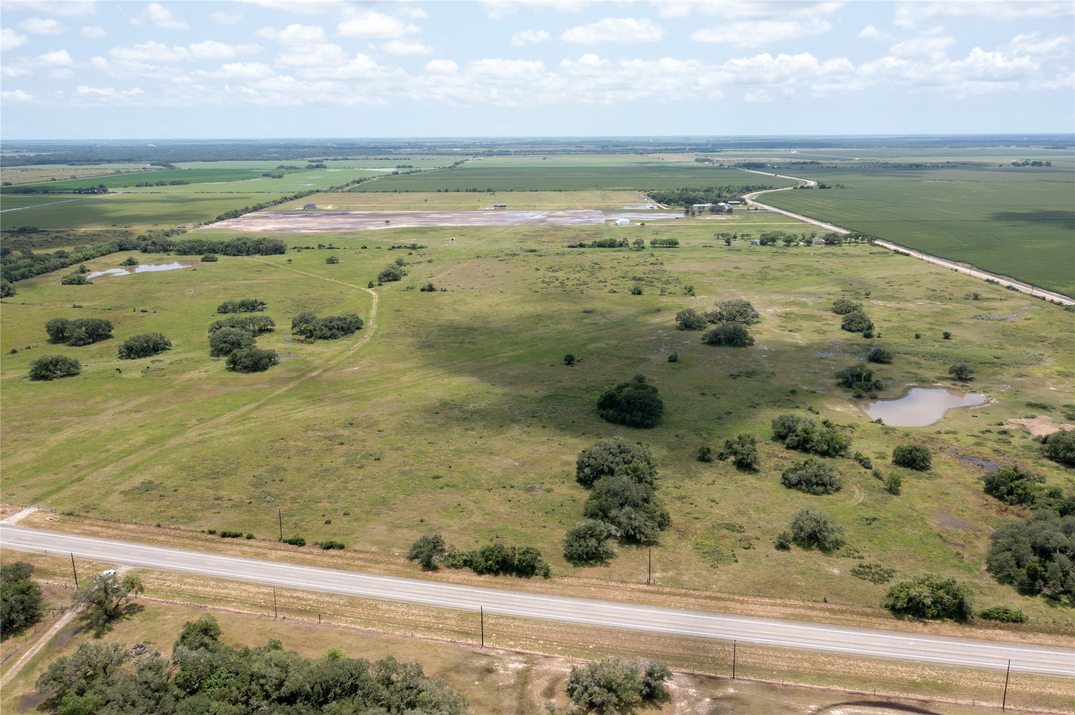 0 Tx-111 Property Photo 6