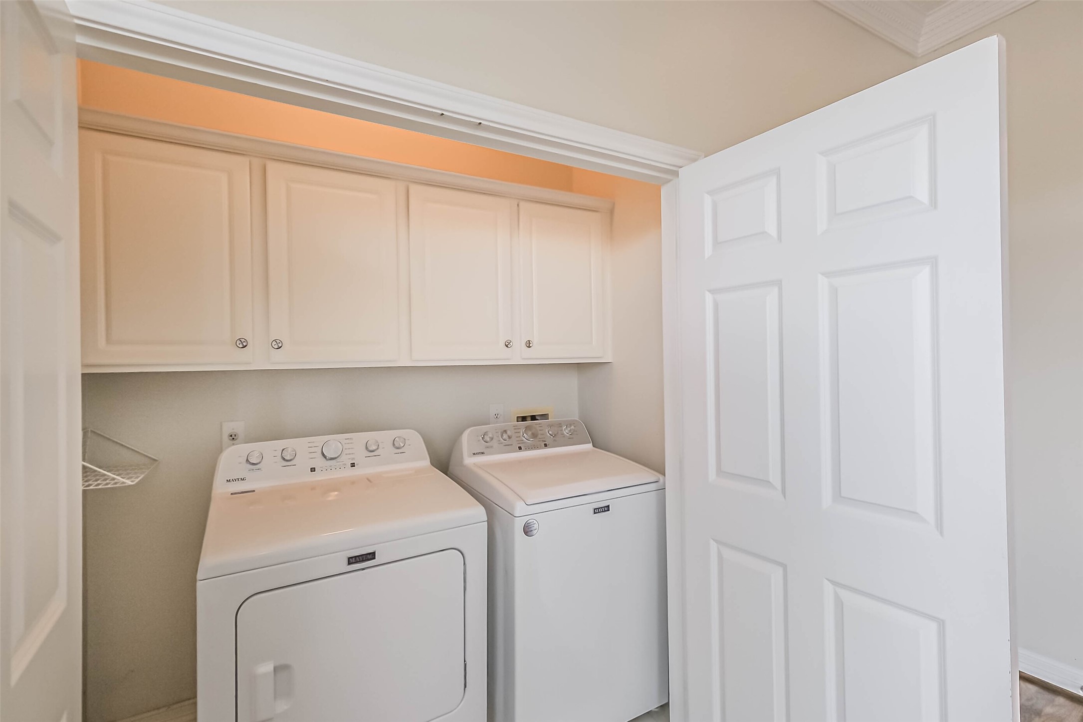 4925 Travis Street Property Photo 15