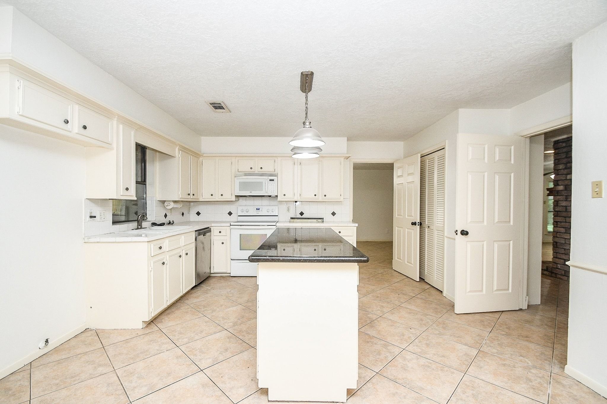 6702 Spring Leaf Drive Property Photo 33