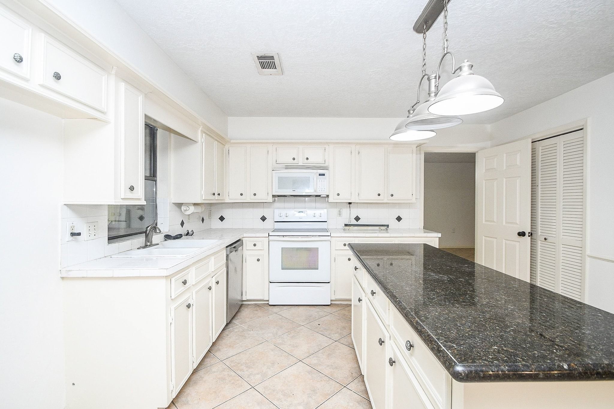 6702 Spring Leaf Drive Property Photo 37