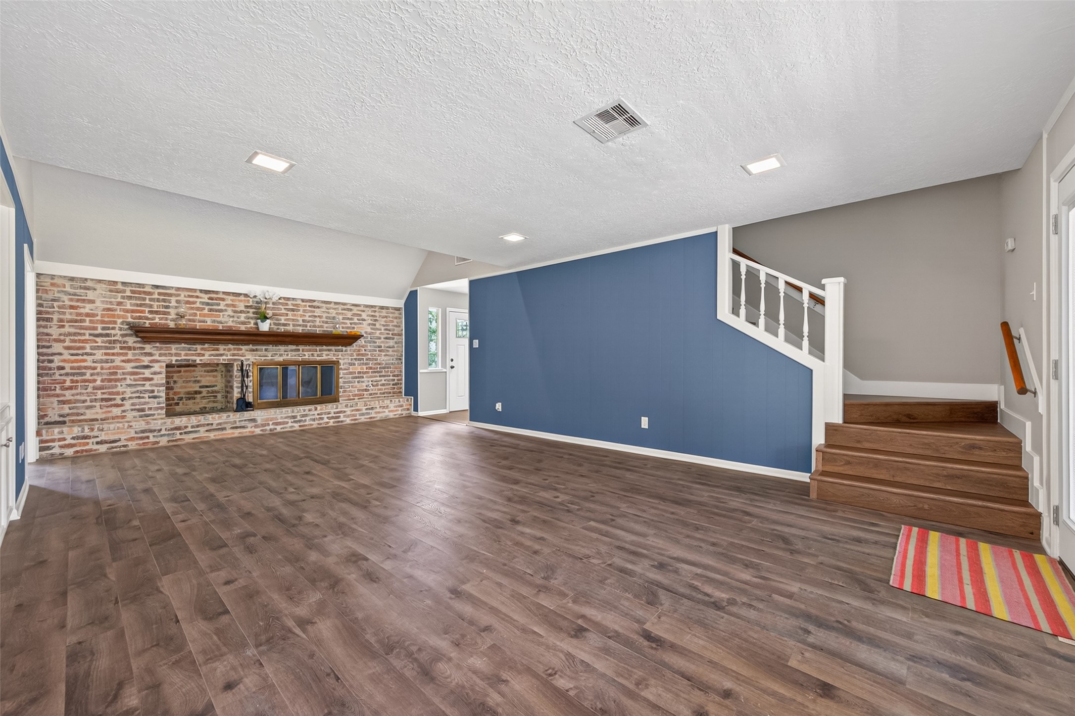 105 Glenmora Court Property Photo 12