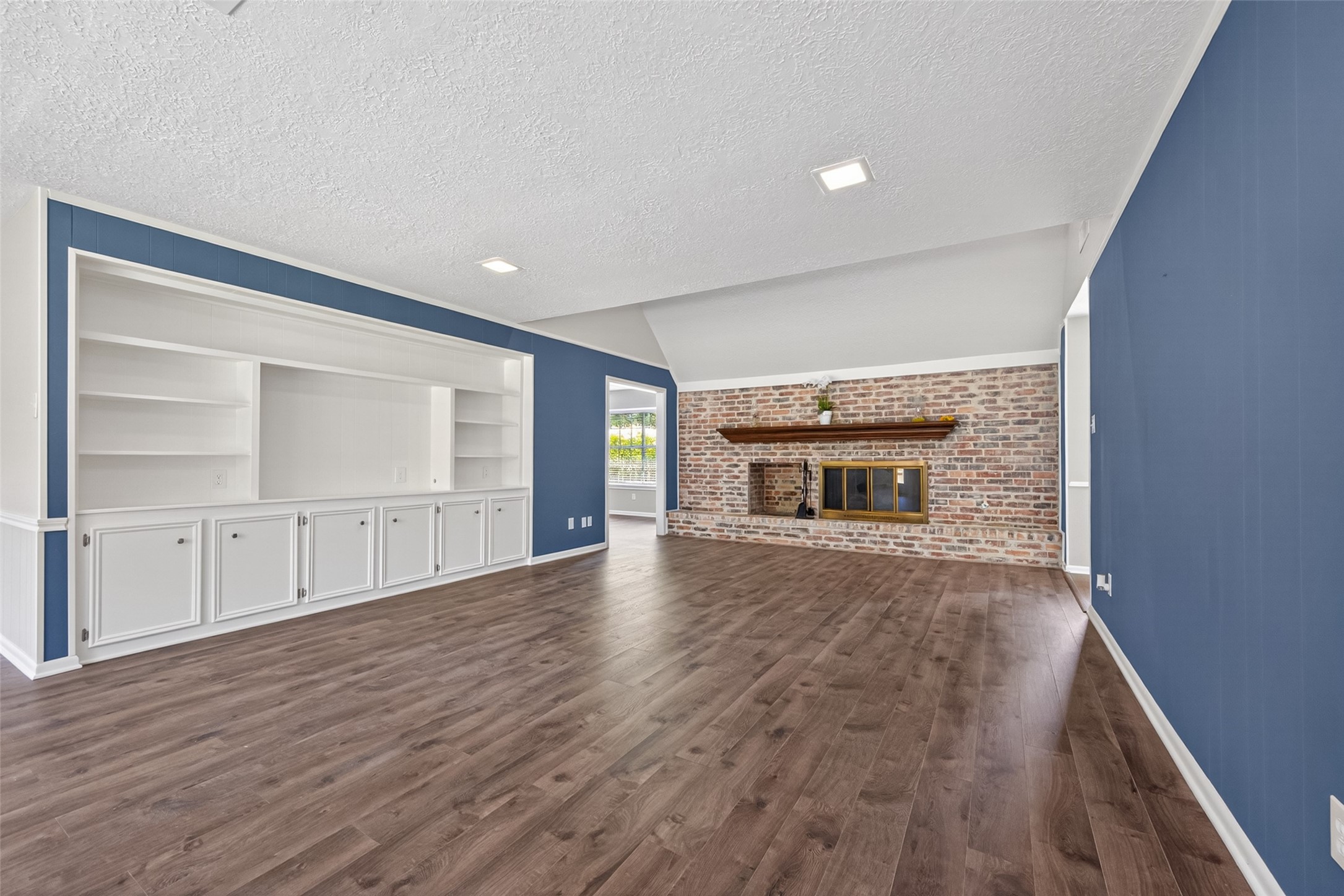 105 Glenmora Court Property Photo 13