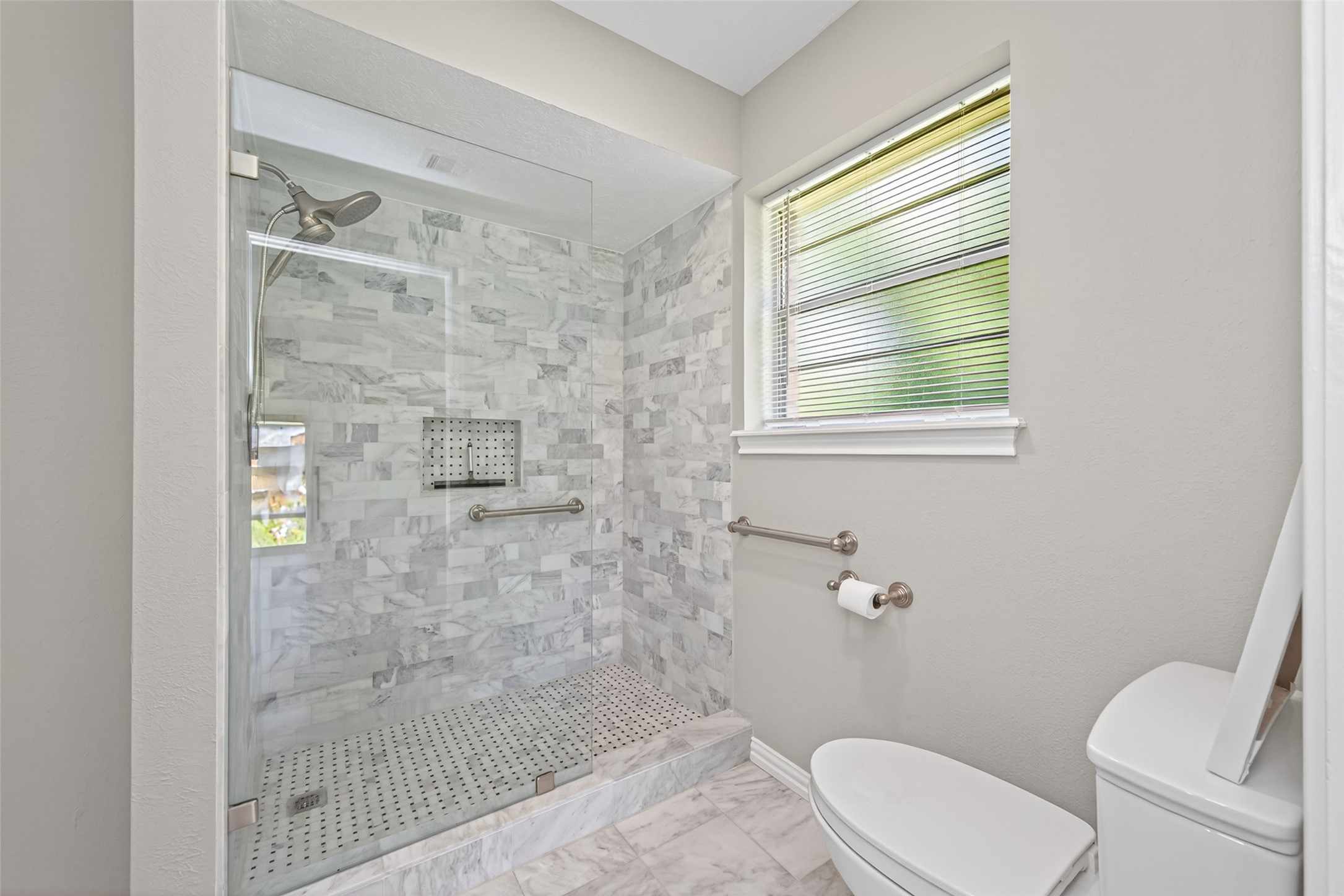 105 Glenmora Court Property Photo 27