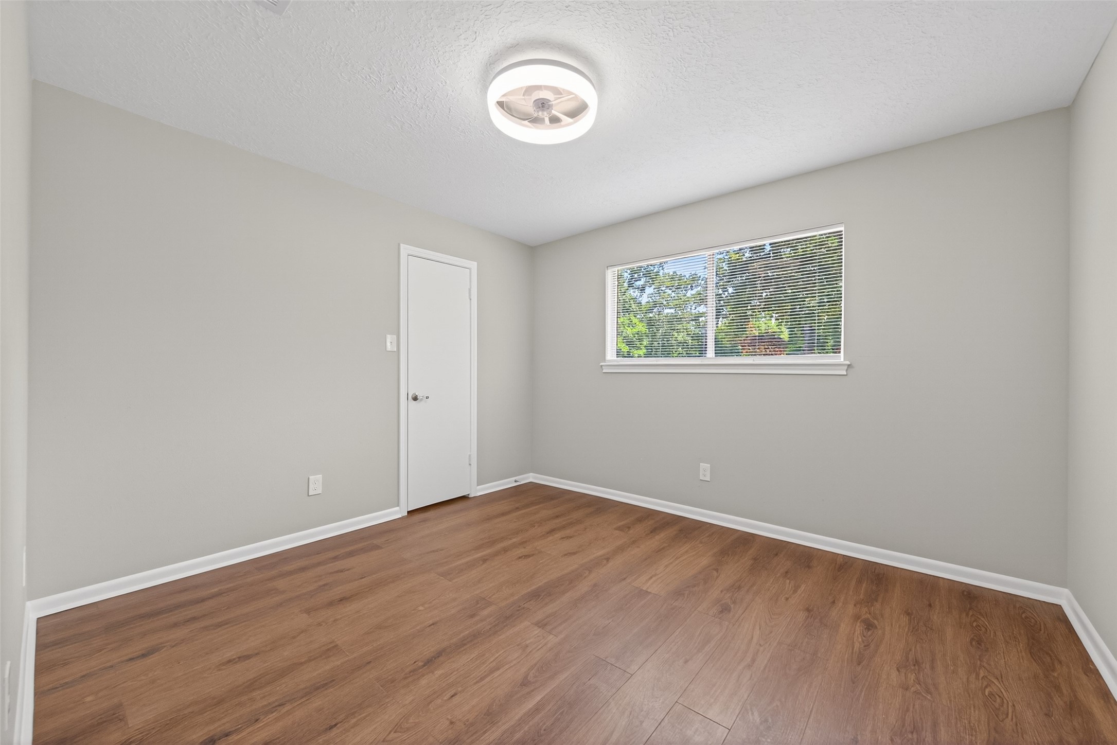 105 Glenmora Court Property Photo 37