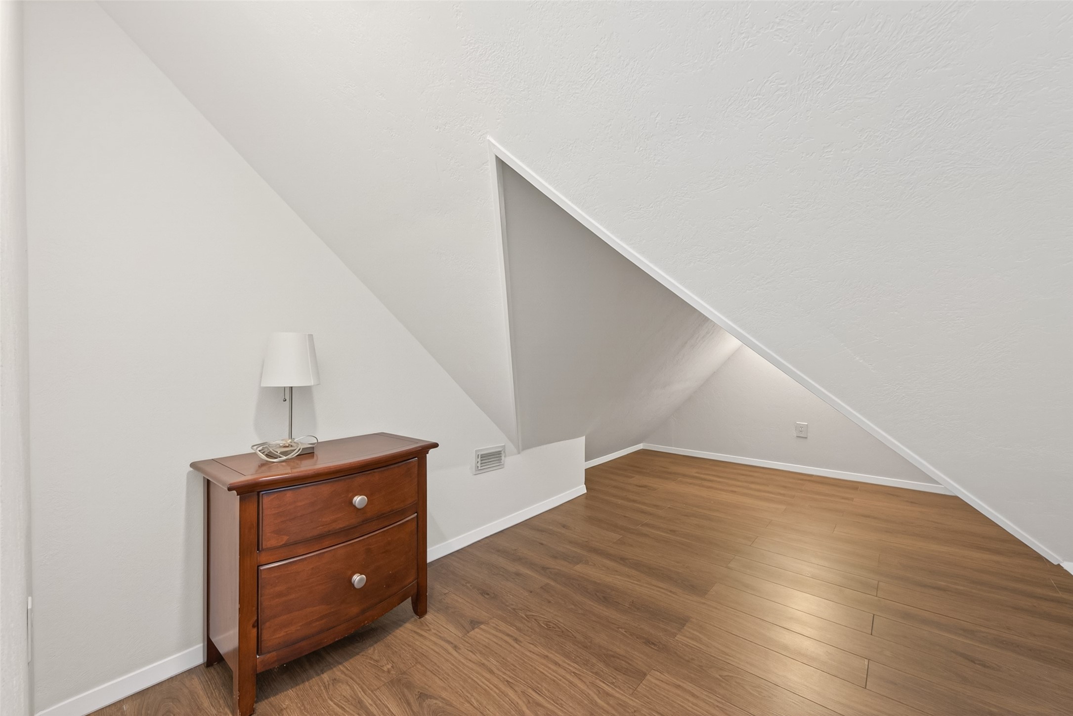 105 Glenmora Court Property Photo 40