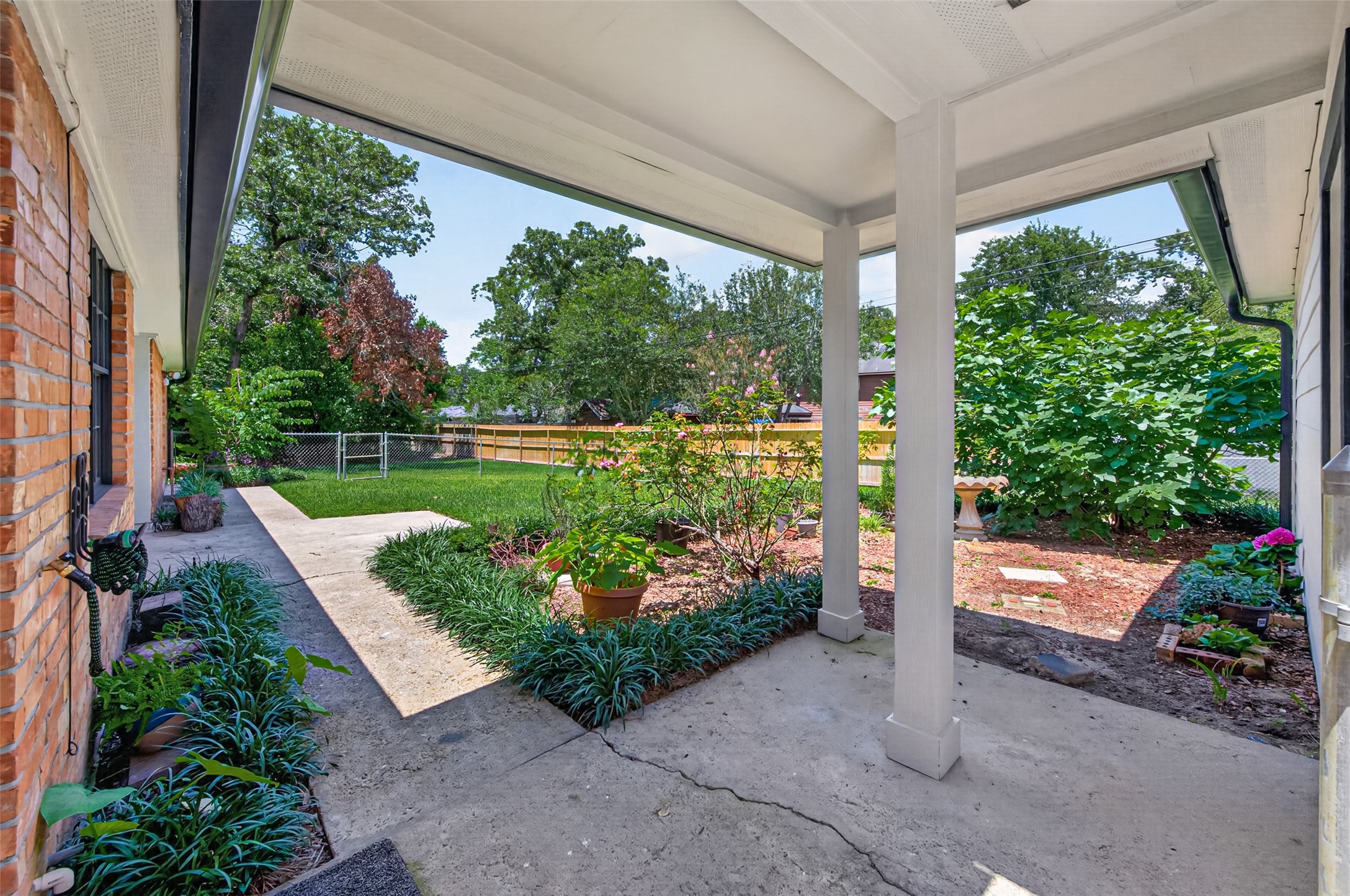105 Glenmora Court Property Photo 43