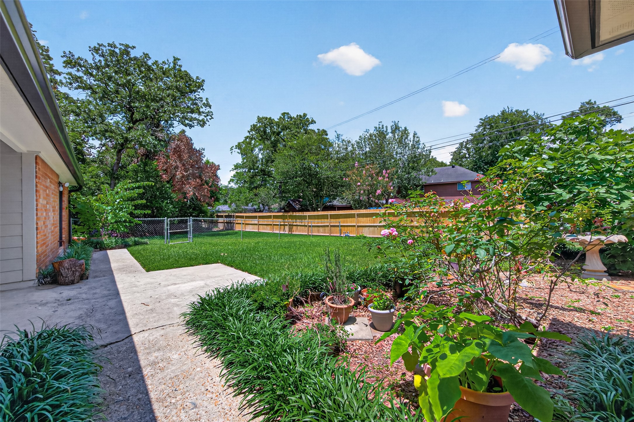 105 Glenmora Court Property Photo 44