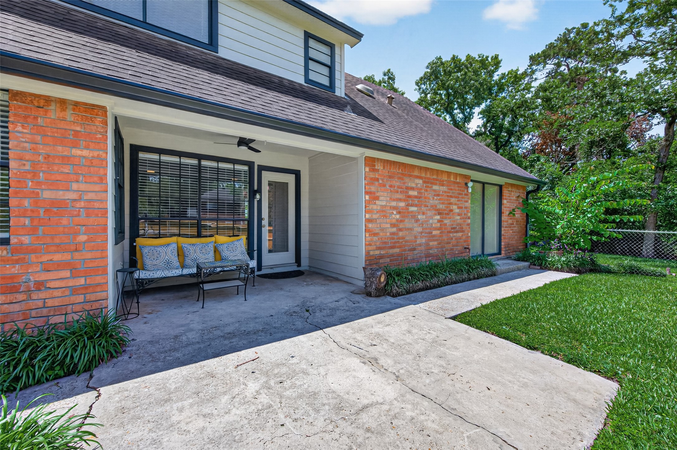 105 Glenmora Court Property Photo 45