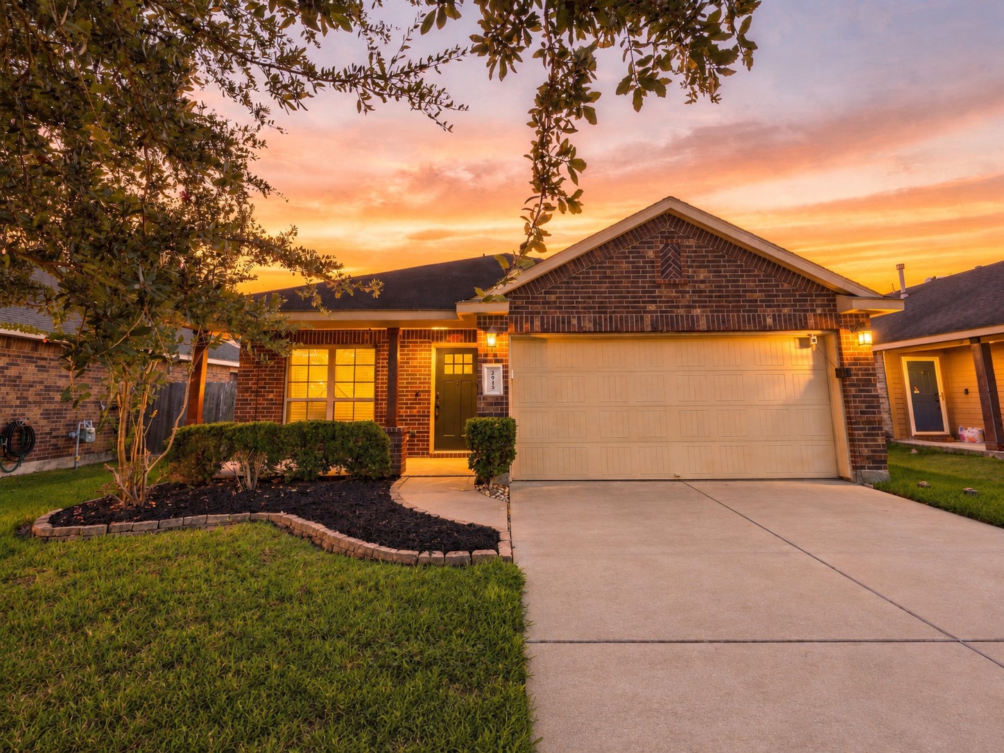 2913 Landing Edge Lane Property Photo 1