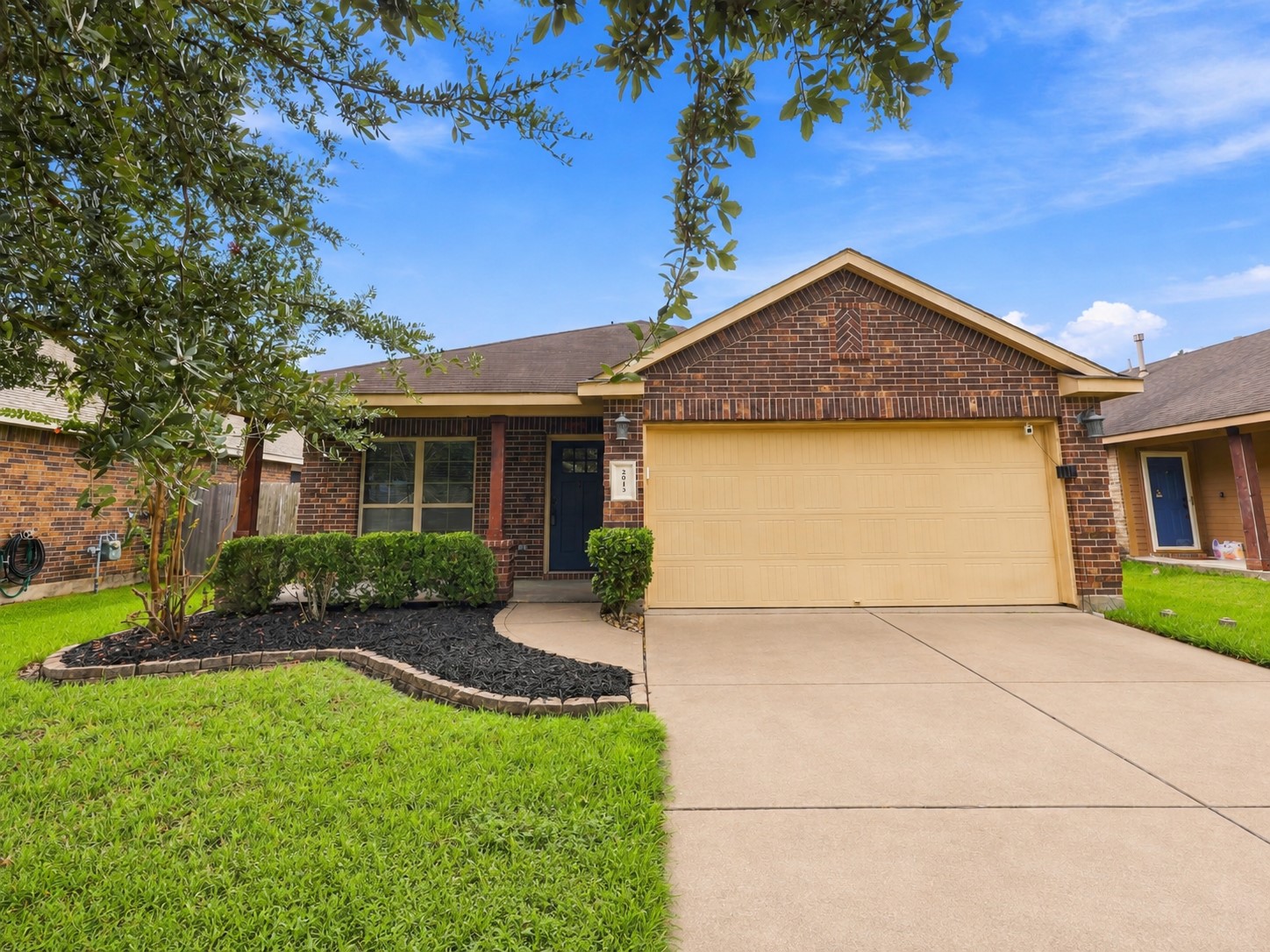 2913 Landing Edge Lane Property Photo 2